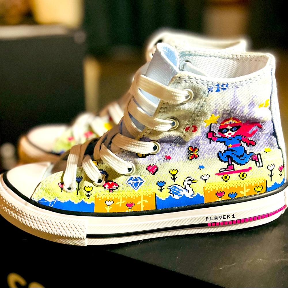 **SOLD** ✨NEW✨ Converse ‘Gamer’Chuck Taylor All-Star High, Youth Size 1 - $45 - Picture 5 of 11